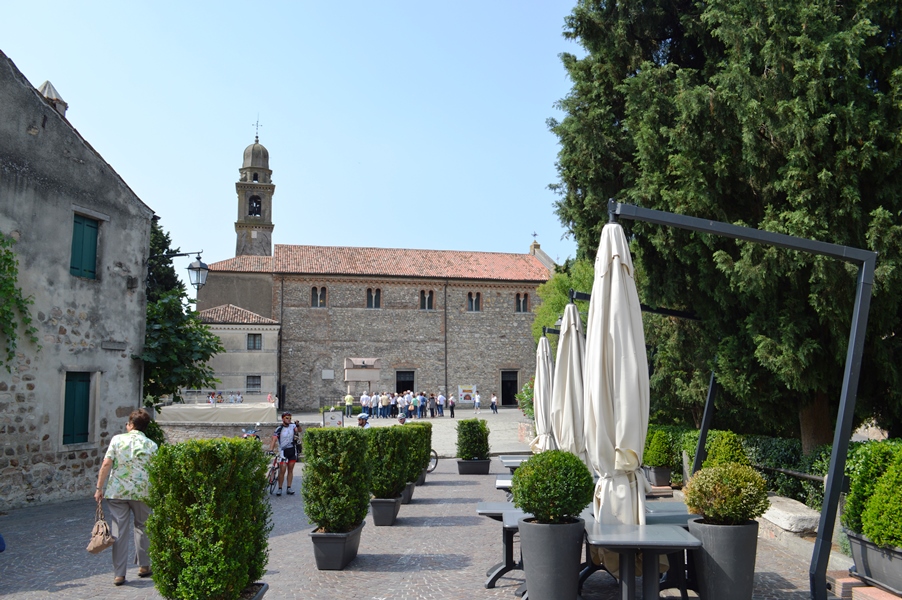 Colli Euganei, Arquà Petrarca - Journeydraft - ChiesaSMariaArqu