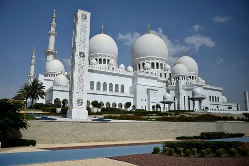 Dubai e la vicina Abu Dhabi - Journeydraft - Adu Dhabi Sheikh Zayed Grand Mosque