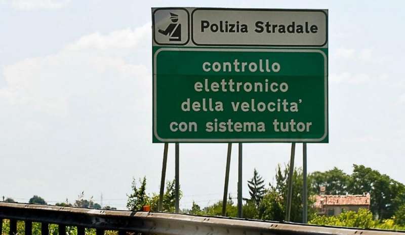 Tutor spenti sulle autostrade Italiane - Journeydraft